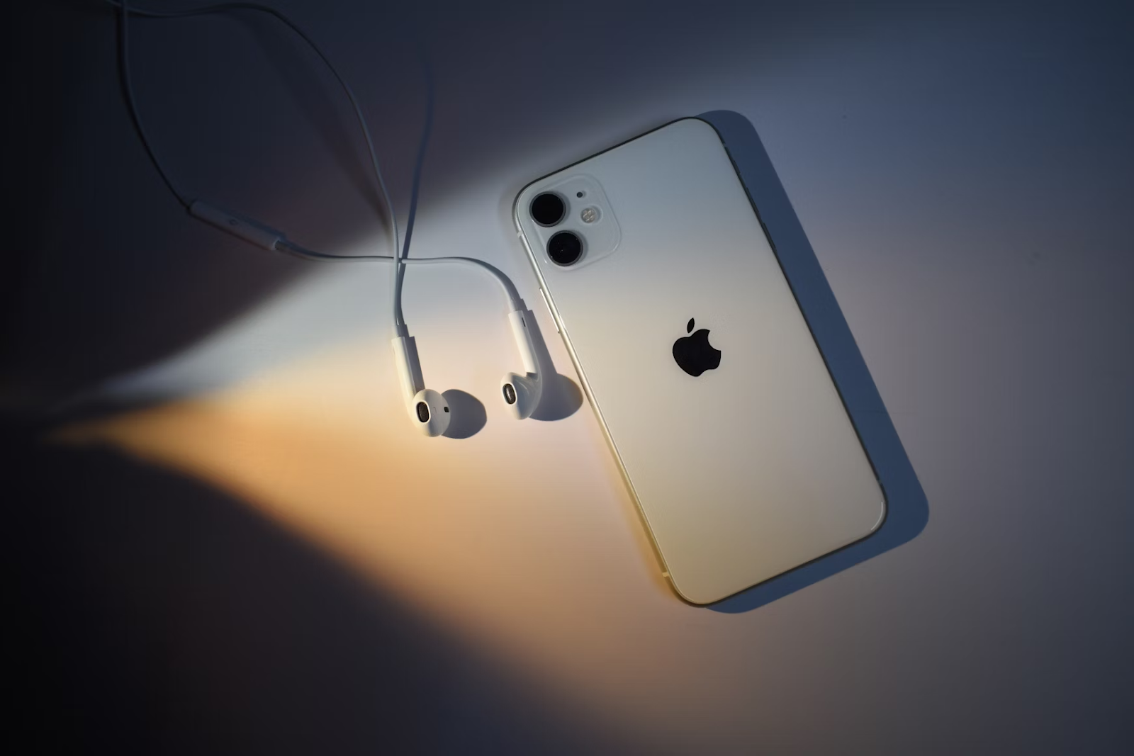 Актуален ли iPhone 11 в 2025 году: полный обзор возможностей