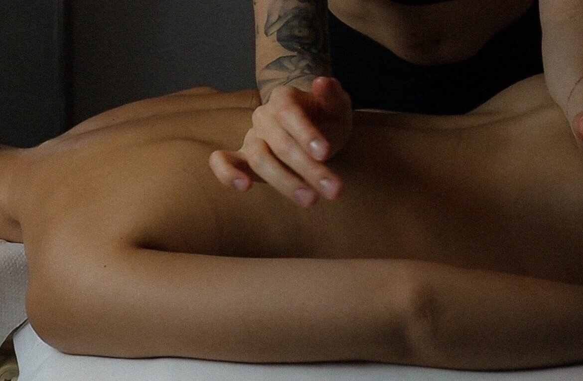 Масаж у Києві: чому мешканцям великого міста потрібен тактильний контакт більше, ніж кава зранку