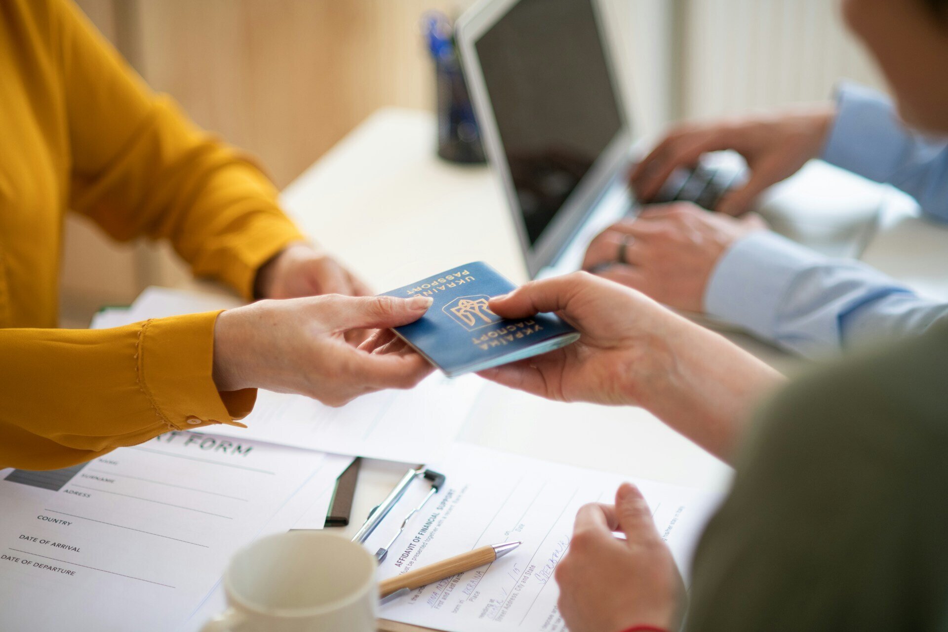 Випадки, коли потрібна перевірка паспорта – гайд Clarity Project