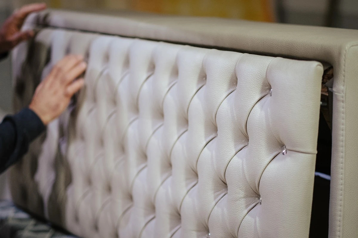 Как выбрать кровать с мягким изголовьем, которая станет главным акцентом спальни