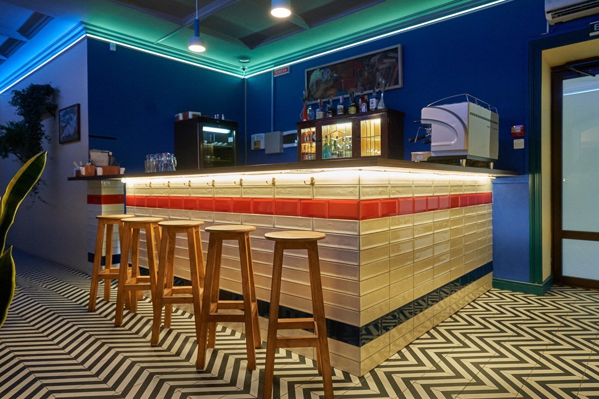 Кольцевая 79 кафе самара. Красивый бар. Кадам бар. Кольцевая 79. Кадам бар.